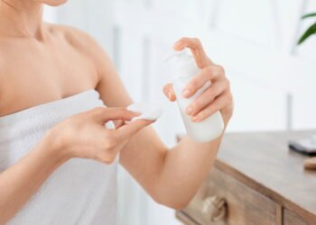 Cuidados com a pele em agosto que realmente fazem a diferença