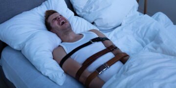 Você já teve paralisia do sono? Veja o que a ciência fala sobre esse distúrbio assustador!