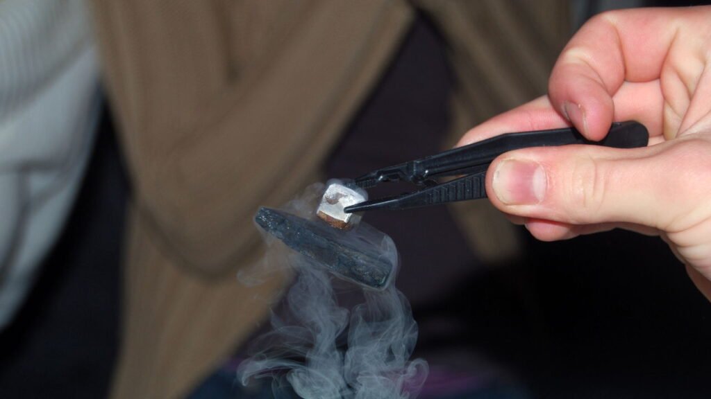 Pesquisadores perseguem um material que ninguém consegue criar e que economizaria bilhões para o planeta