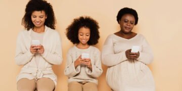 O abismo invisível que separa boomers e geração Z segundo especialistas