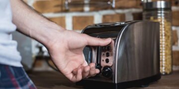 O erro que quase todo mundo comete na cozinha e pode causar incêndios