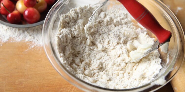 Torta de liquidificador simples, cremosa, fácil e irresistível