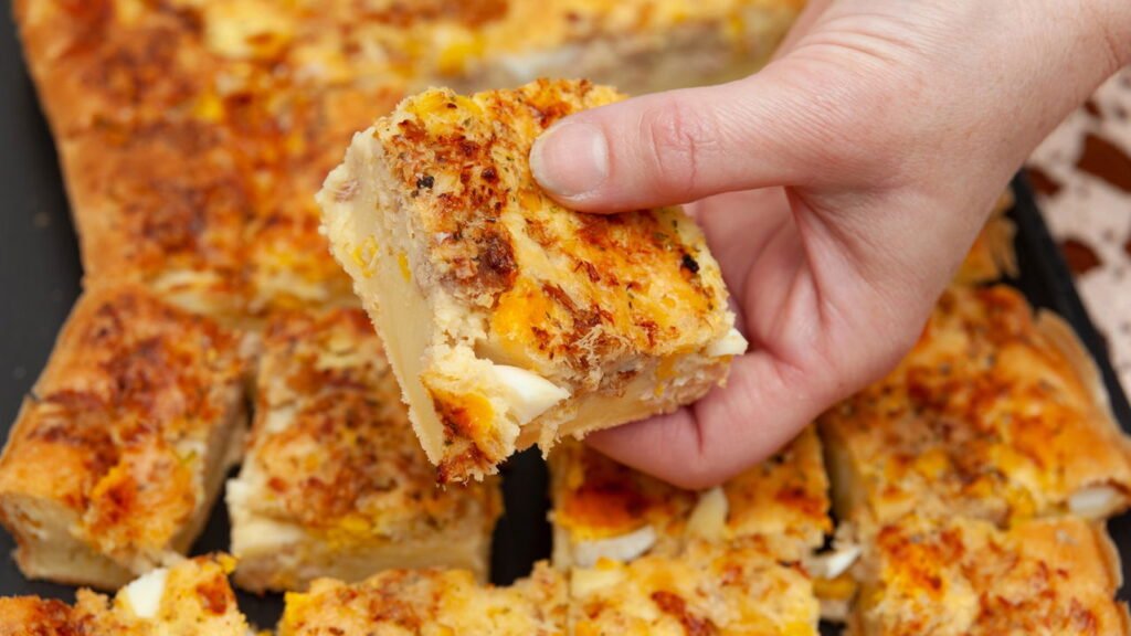 Torta de liquidificador simples, cremosa, fácil e irresistível