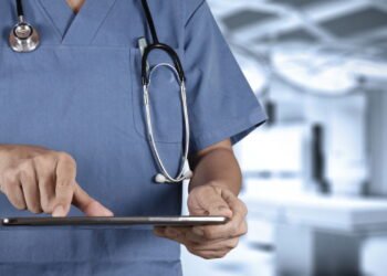 Você prefere limpar o banheiro a ir ao médico? Estudos revelam que muitos homens preferem