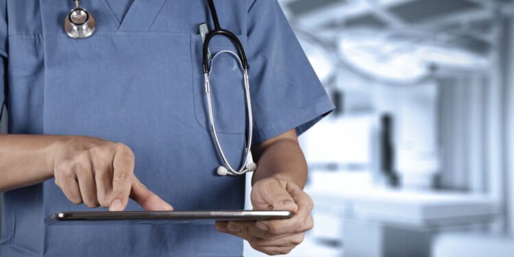 Você prefere limpar o banheiro a ir ao médico? Estudos revelam que muitos homens preferem