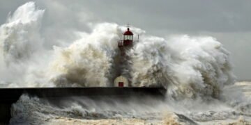 Tsunami é a força da natureza mais destrutiva que existe! Entenda como eles são formados