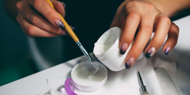 Unhas- Créditos: depositphotos.com / different_nata