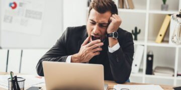 Por que bocejamos quando vemos outras pessoas bocejar? O que torna isso tão contagioso?