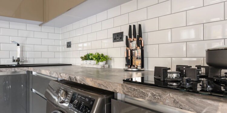 Pastilhas limpas e brilhantes com truques simples e baratos