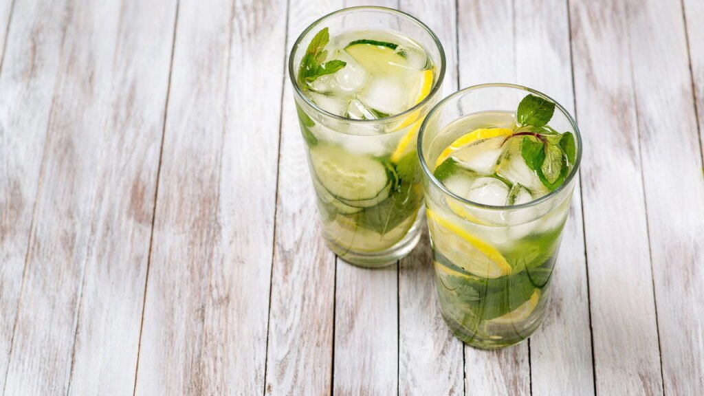 Conheça a técnica com água e limão que está transformando o ar nas casas brasileiras