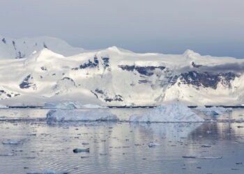 Conheça o continente sem dono, mas que abriga um dos centros de pesquisa mais importantes do mundo