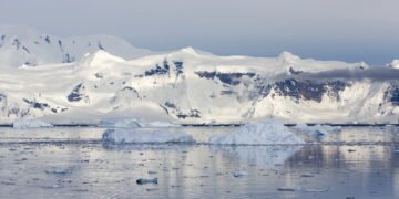 Conheça o continente sem dono, mas que abriga um dos centros de pesquisa mais importantes do mundo