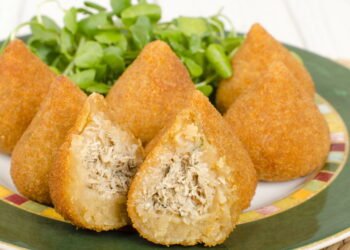 Coxinha surgiu por acaso ou foi criada para um príncipe exigente?