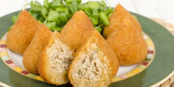Coxinha surgiu por acaso ou foi criada para um príncipe exigente?
