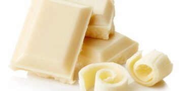 Afinal, por que o chocolate branco não é considerado chocolate?