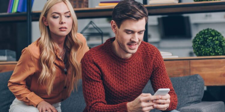 O sentimento mais destrutivo dos relacionamentos segundo psicólogos