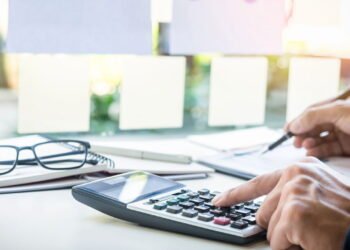 Economize já! 5 truques simples para reduzir sua conta de luz em casa