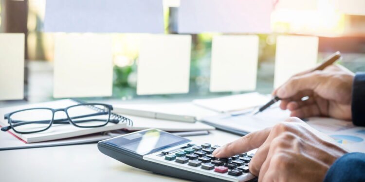 Economize já! 5 truques simples para reduzir sua conta de luz em casa