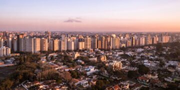 As melhores cidades do Brasil para criar filhos com segurança e educação