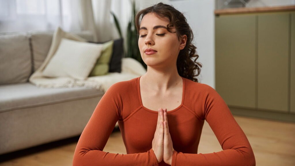 O hábito mais comum e polêmico que pode afetar a energia e o bem-estar do seu lar