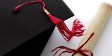 MEC anuncia nova regra e pode invalidar diplomas caso a faculdade não siga essa mudança