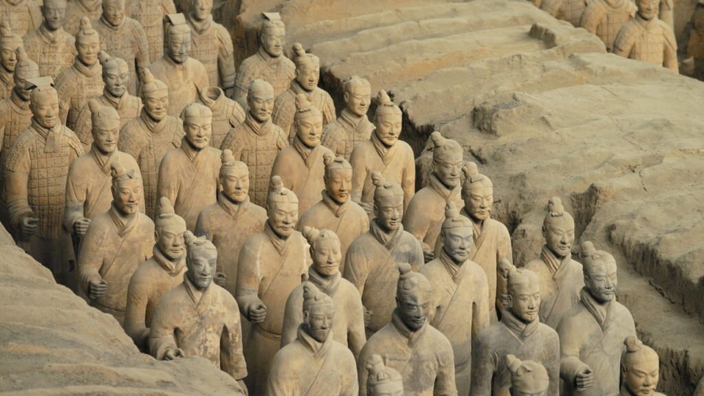 Camponeses fazem descoberta surpreendente de exército com milhares de guerreiros debaixo da terra