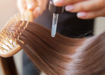 Cabelos com brilho de vidro! O segredo por trás da tendência do “glass hair”