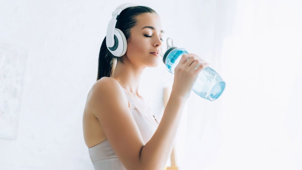 Beber água demais pode fazer mal? A verdade por trás da hidratação exagerada