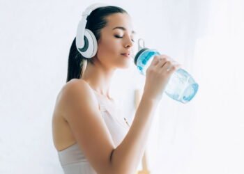 Beber água demais pode fazer mal? A verdade por trás da hidratação exagerada