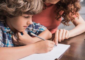 Com essas dicas a lição de casa vira um momento de aprendizado e diversão