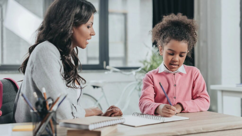 Com essas dicas a lição de casa vira um momento de aprendizado e diversão
