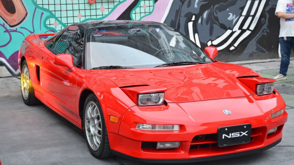 Este carro japonês desafiou a Ferrari e virou lenda nas pistas e nas ruas com a ajuda de Ayrton Senna