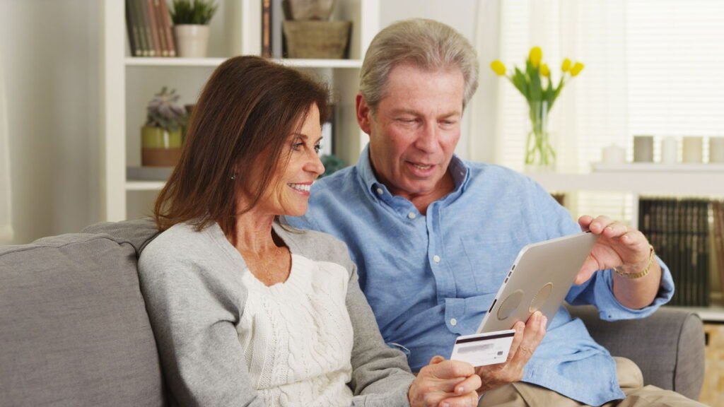 Uso da internet entre idosos cresce e transforma a terceira idade