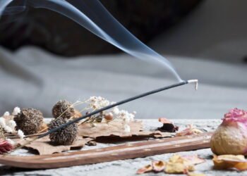 Aromas que curam! Veja como o uso de incensos pode equilibrar as emoções e energias