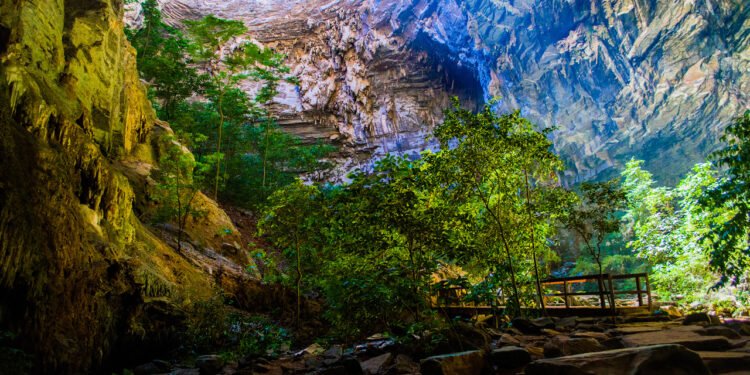 A cidade que virou joia natural do Brasil e quase ninguém conhece