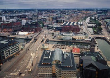 Conheça a cidade que resolveu o problema de enchentes com um piso inteligente que absorve a água