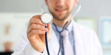 Alerta médico os exames que você não pode ignorar aos 50+