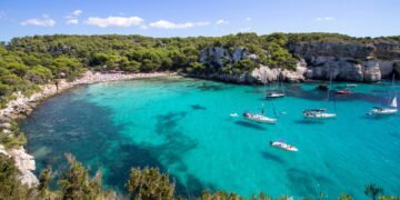 Praias secretas e vilarejos charmosos fazem desse o lugar do momento