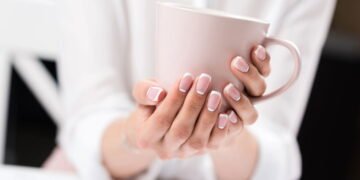 Conheça a tendência mais refrescante para unhas neste verão