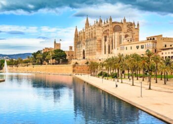 A ilha espanhola mais cobiçada guarda experiências que você nunca imaginou