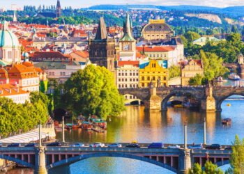 Essa cidade europeia mistura história, arte e magia como nenhuma outra