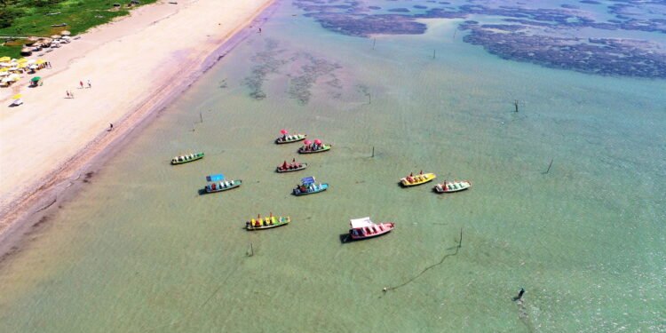 Praias secretas do Brasil oferecem piscinas naturais sem multidões de turistas
