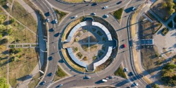 Essa cidade trocou semáforos por rotatórias e reduziu acidentes drasticamente