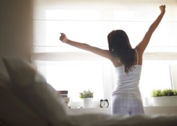 Conheça a rotina matinal mais eficaz para começar o dia com foco e muita energia