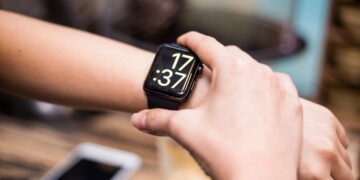 Dispositivos com IA impulsionam bem-estar e desempenho no trabalho