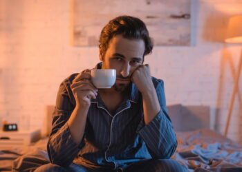 Ficar 3 dias sem dormir pode causar efeitos assustadores no cérebro