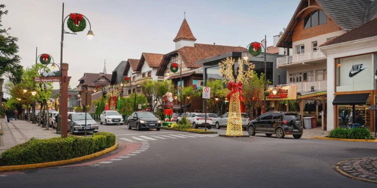 Turistas estão se mudando para essas cidades brasileiras