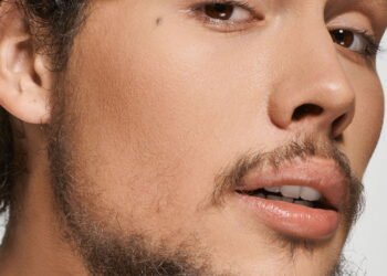 O segredo da pele perfeita! Confira a rotina de skincare mais utilizada por homens