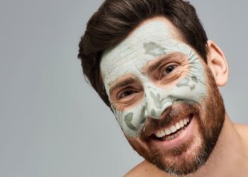 O segredo da pele perfeita! Confira a rotina de skincare mais utilizada por homens