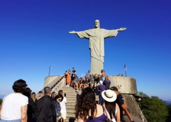 O impacto bilionário do turismo internacional no Brasil surpreende